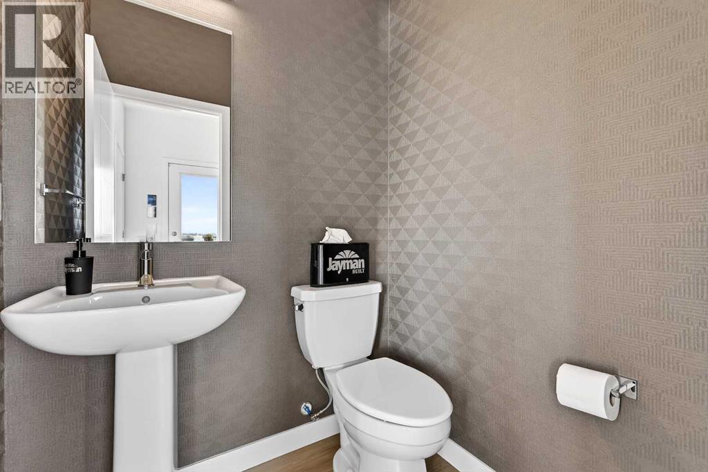 Single Family House for Sale in  Heartwood Villas SE Rangeview Calgary 