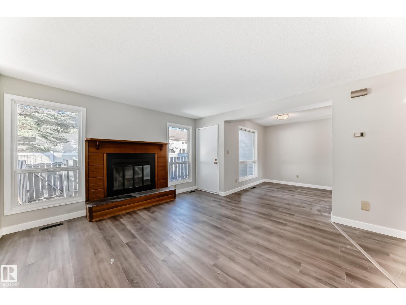 
          64 4610 17 AV NW
            <br/>
            <span>Edmonton</span>
            , 
            <span>AB</span>
             <span>T6L5L1</span>
        