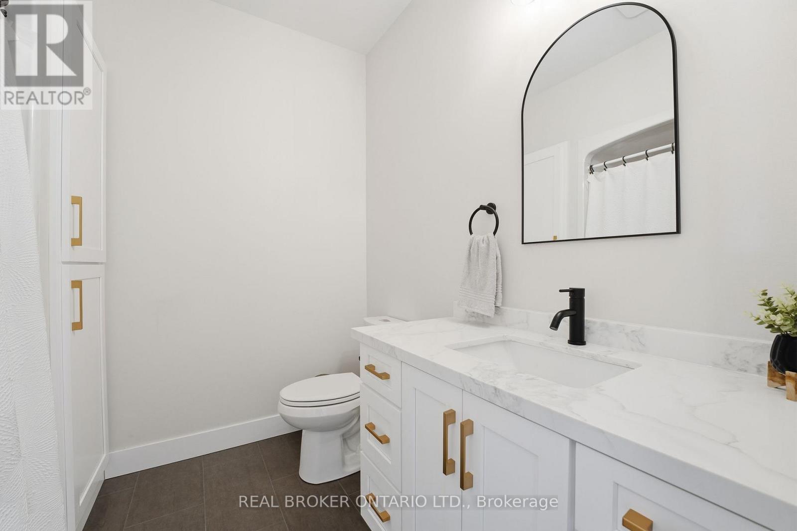 48 REBECCA DRIVE - 14