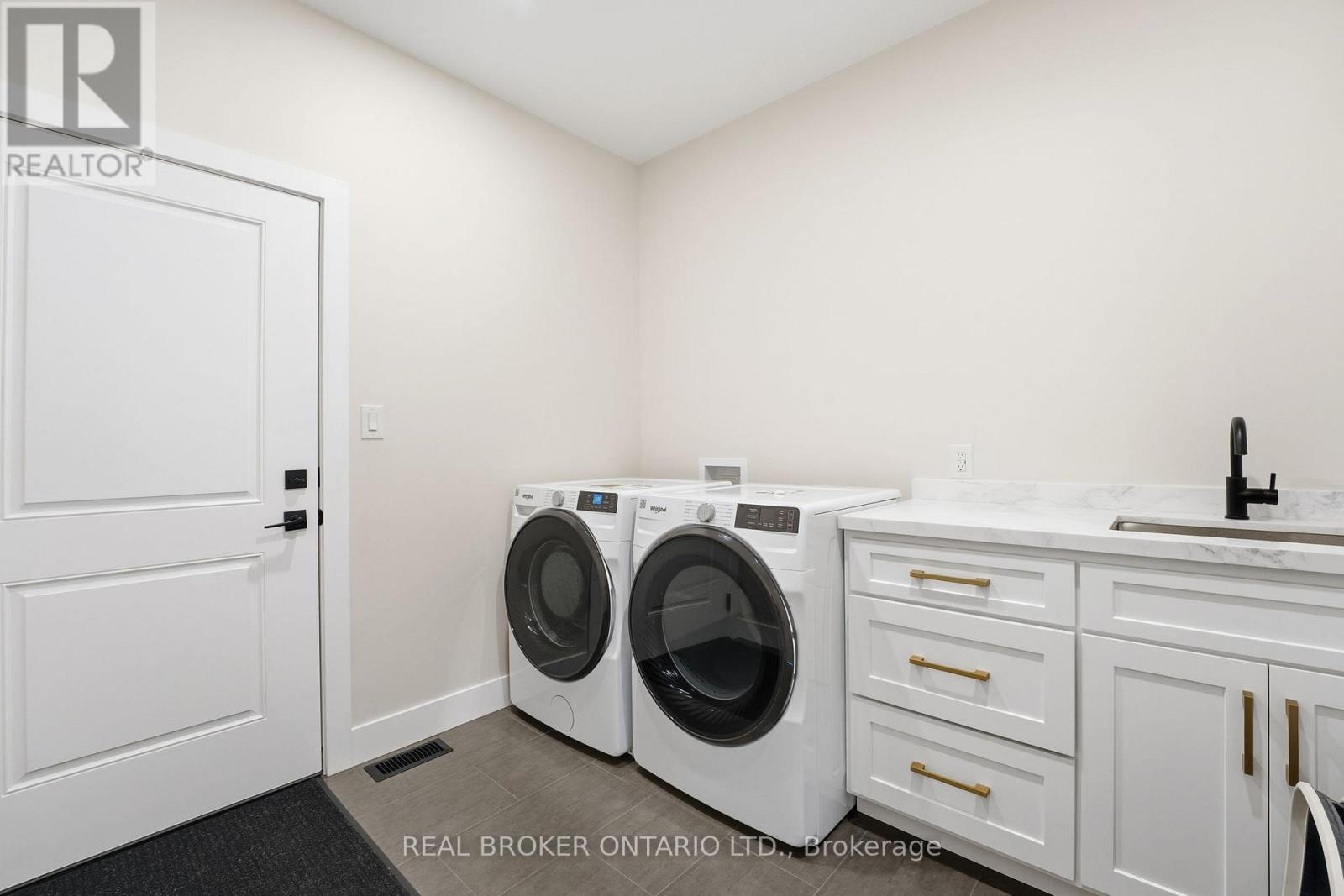 48 REBECCA DRIVE - 15