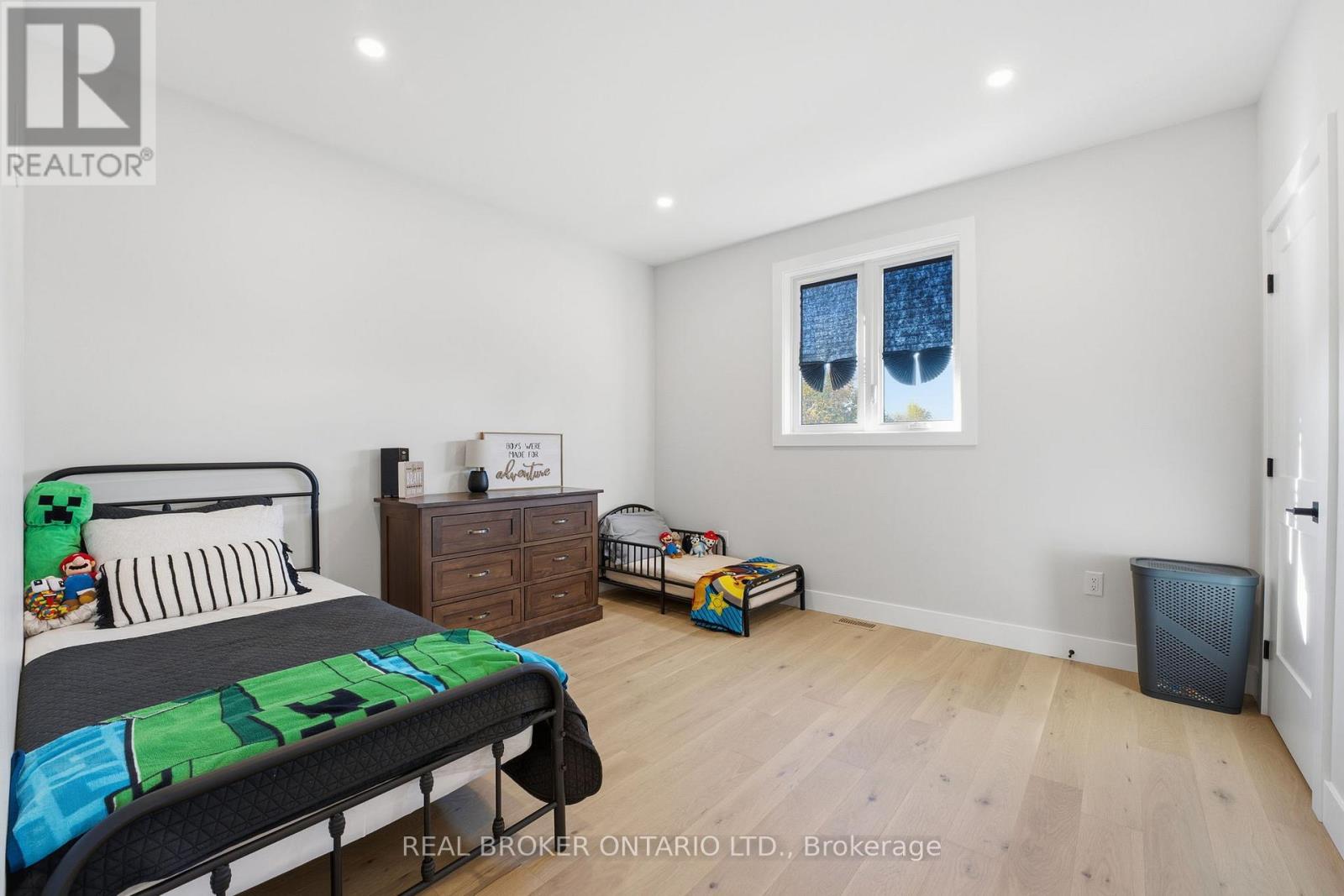 48 REBECCA DRIVE - 18