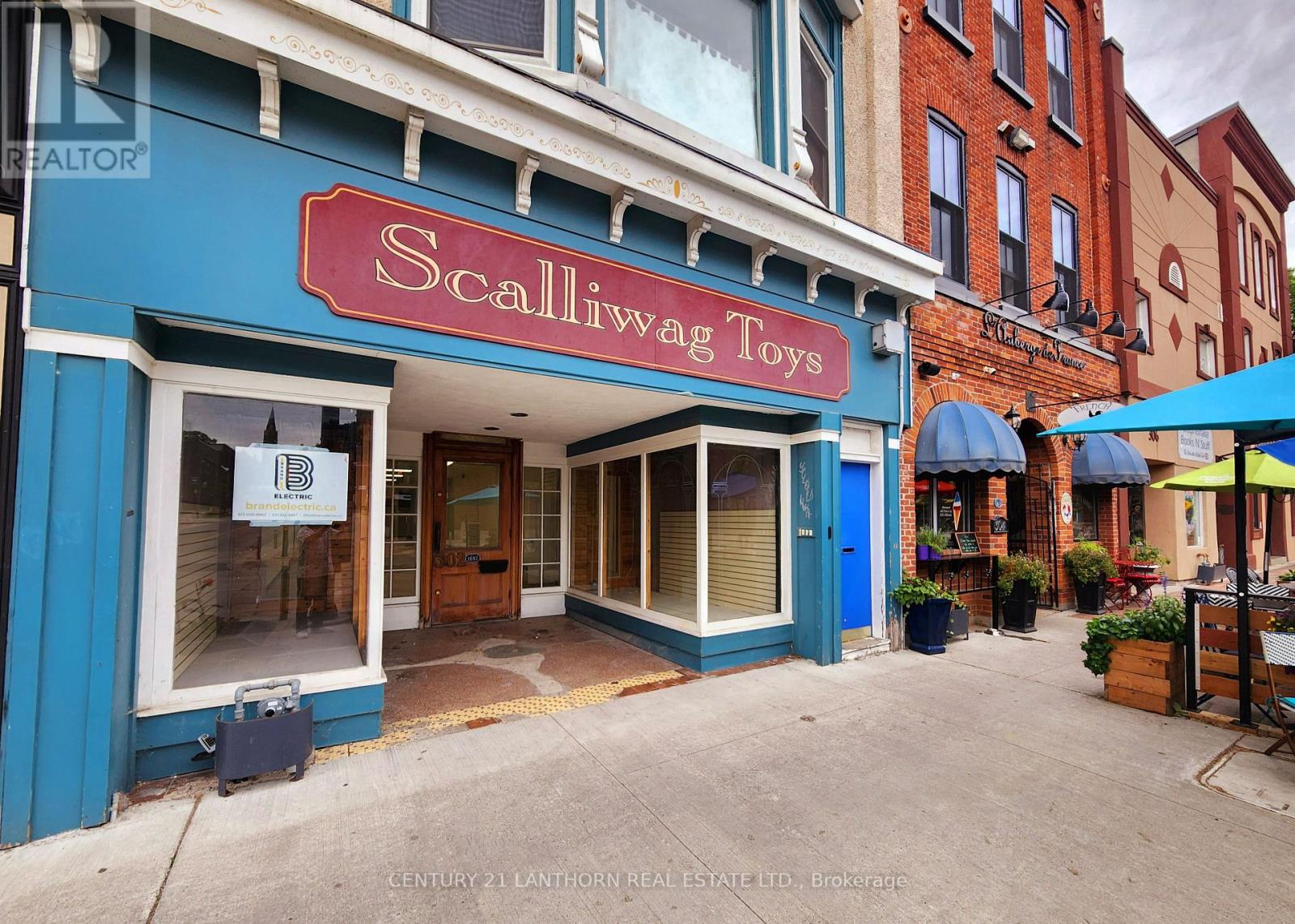 UNIT #1 - 302 FRONT STREET