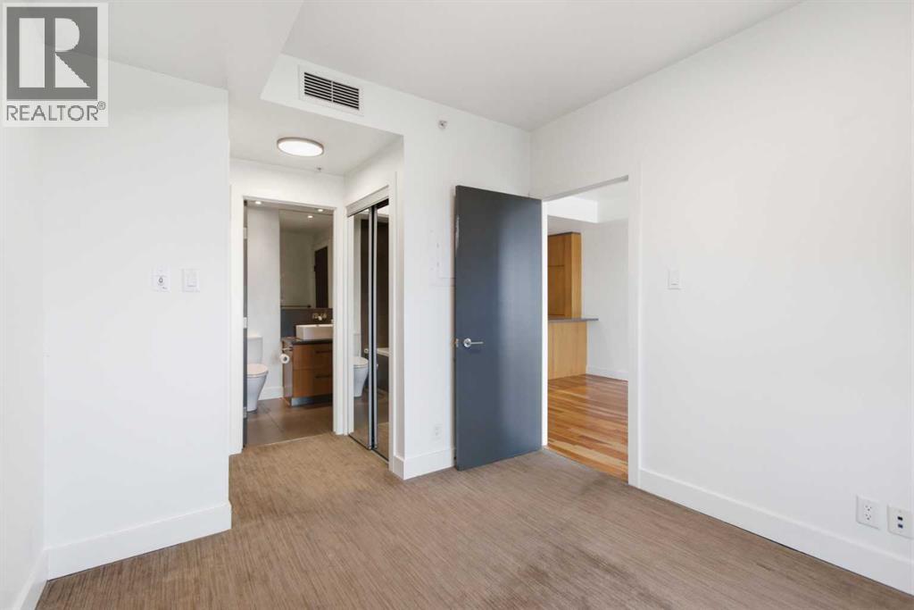 Single Family House for Sale in   Shawnee Hill SW Shawnee Slopes Calgary 