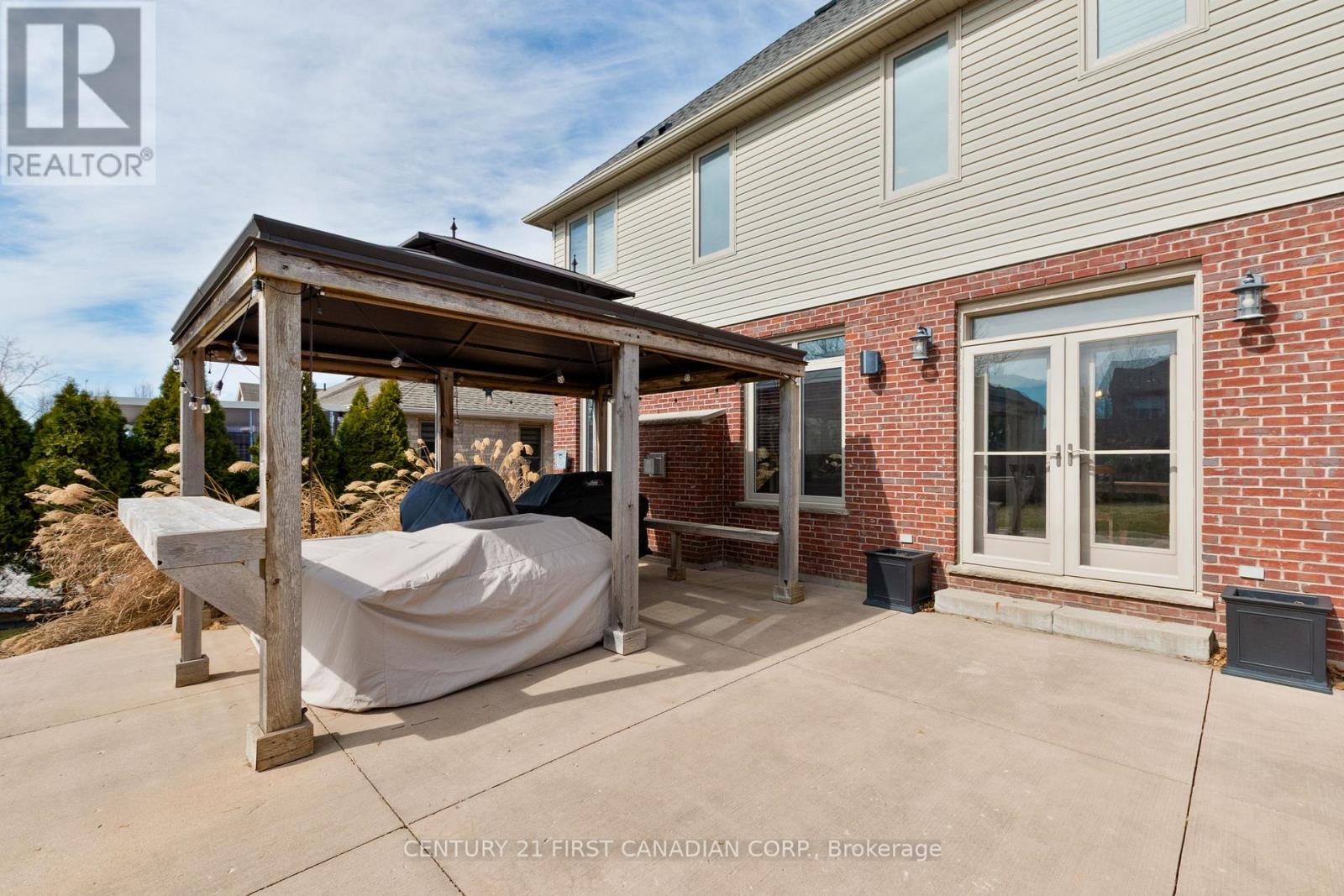27 WOOD LILY LANE — photo 45