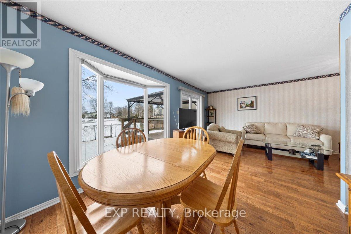 915 LAWNSBERRY DRIVE - 14