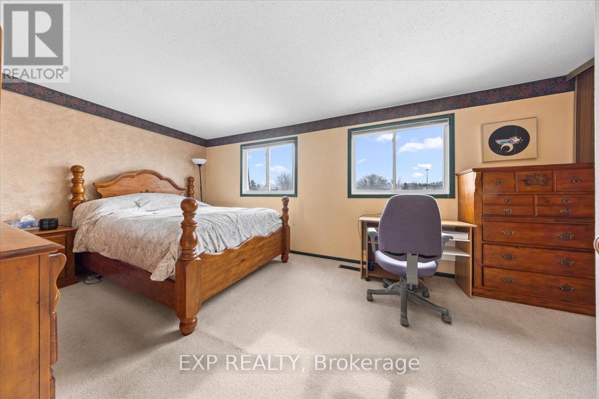 915 LAWNSBERRY DRIVE - 17