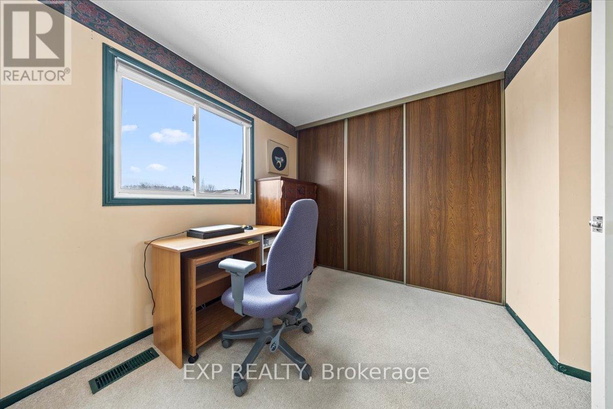 915 LAWNSBERRY DRIVE - 18