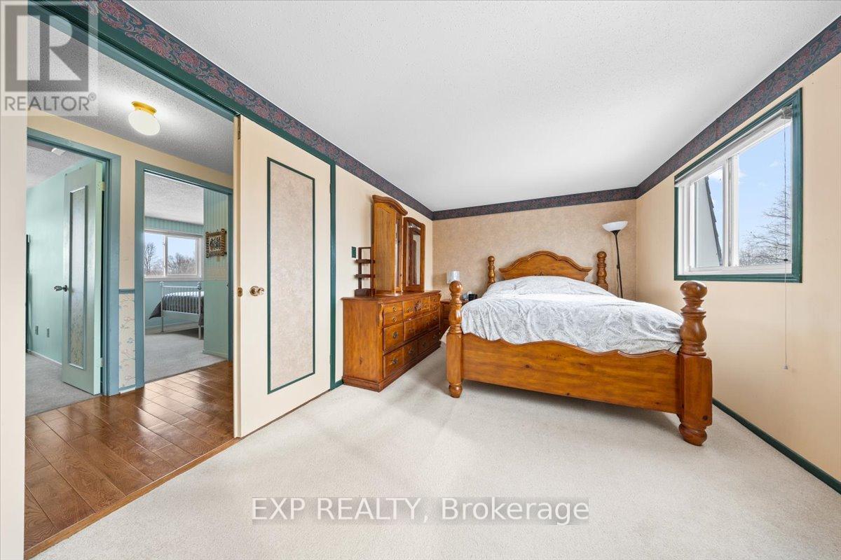 915 LAWNSBERRY DRIVE - 19