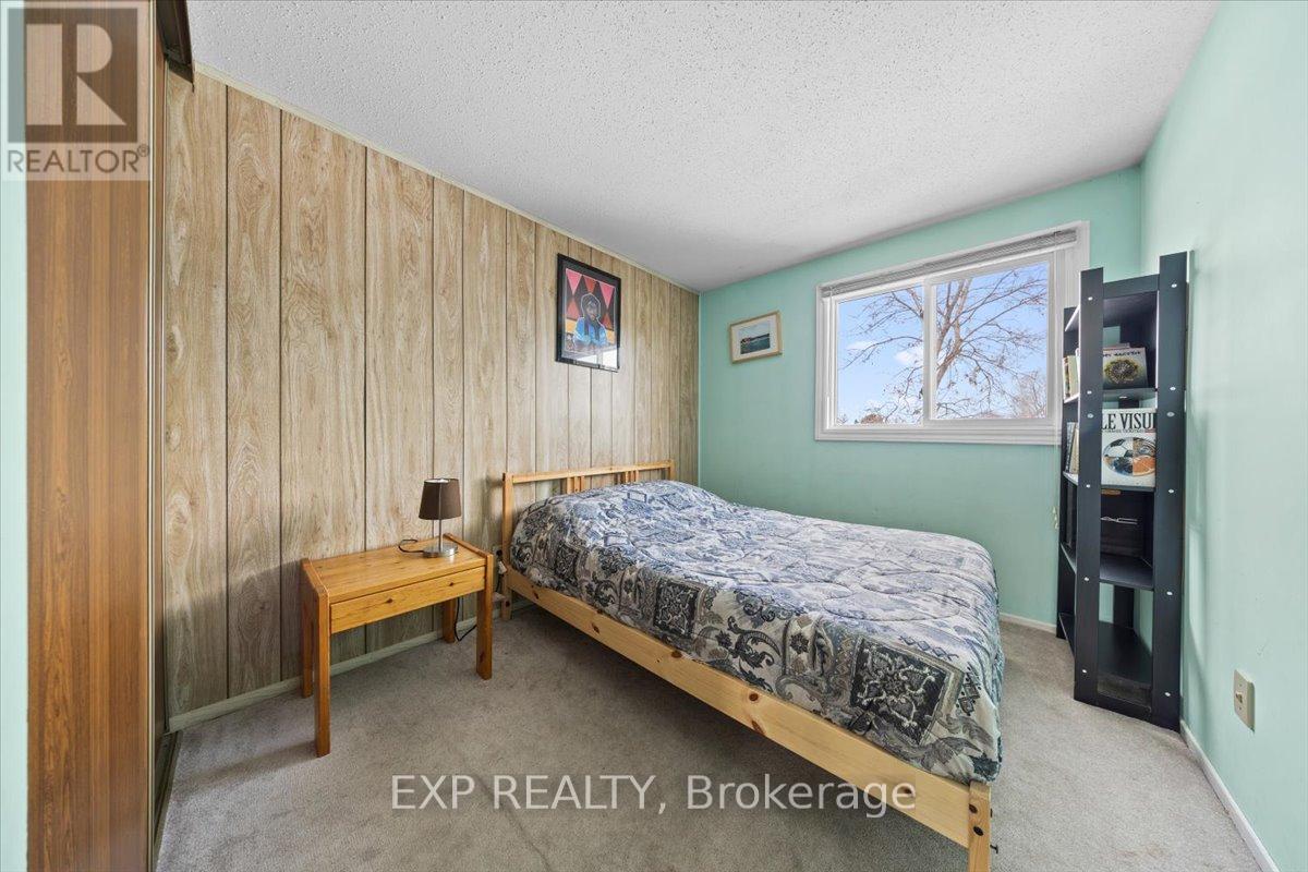 915 LAWNSBERRY DRIVE - 20