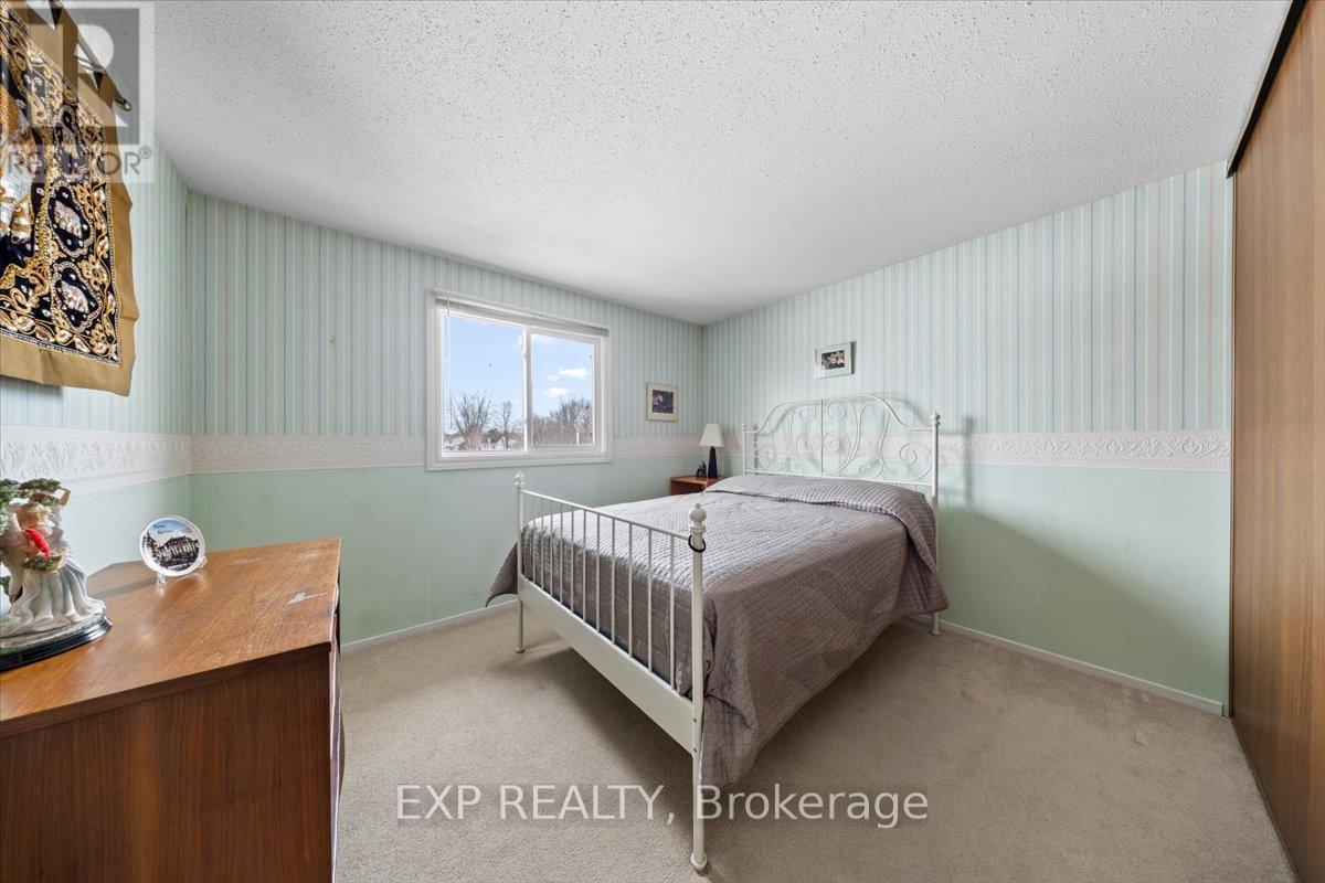 915 LAWNSBERRY DRIVE - 22