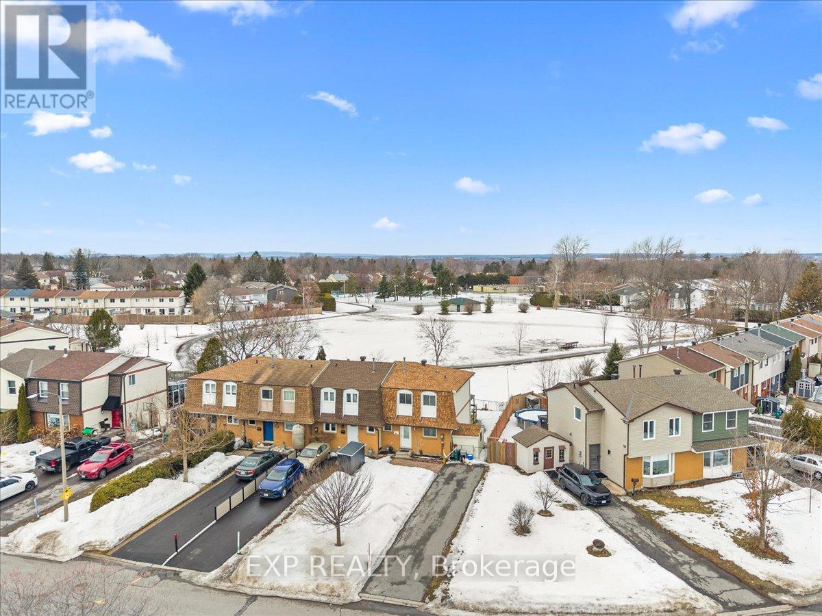 915 LAWNSBERRY DRIVE - 32