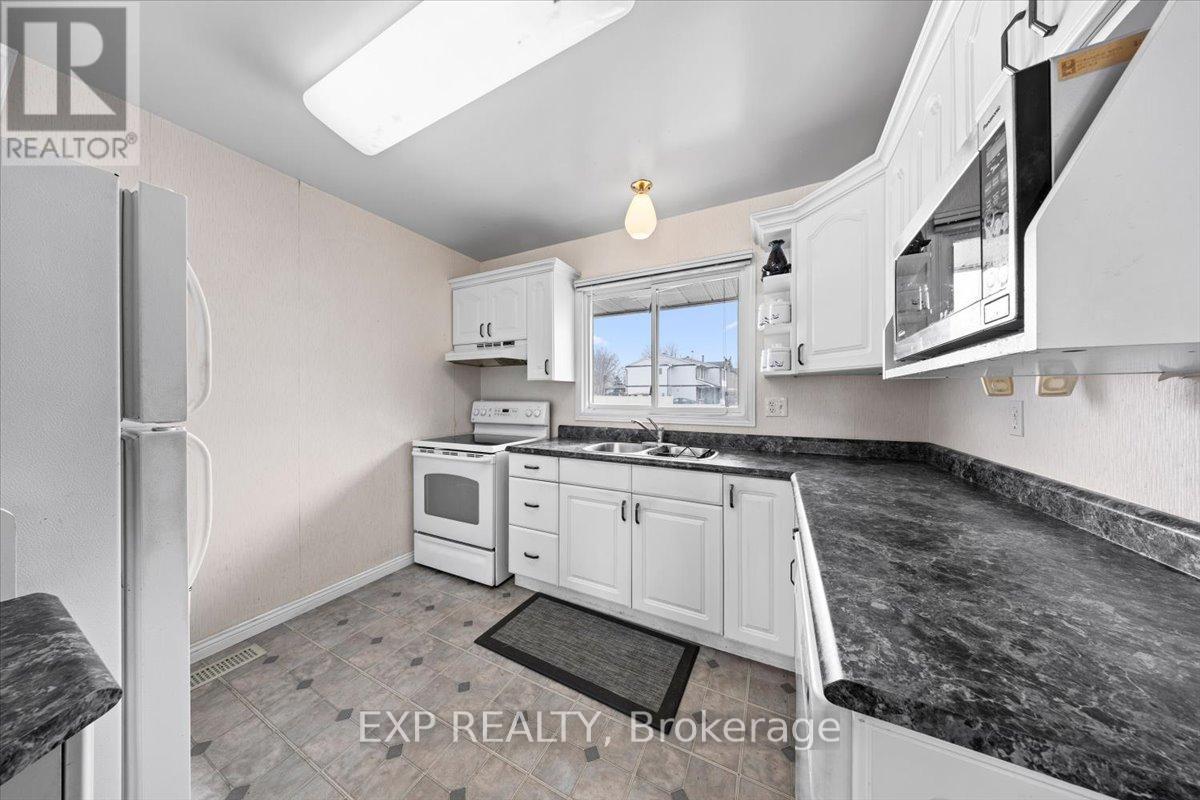 915 LAWNSBERRY DRIVE - 7