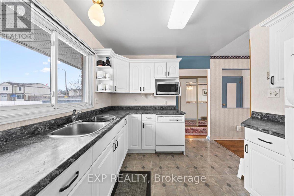 915 LAWNSBERRY DRIVE - 8