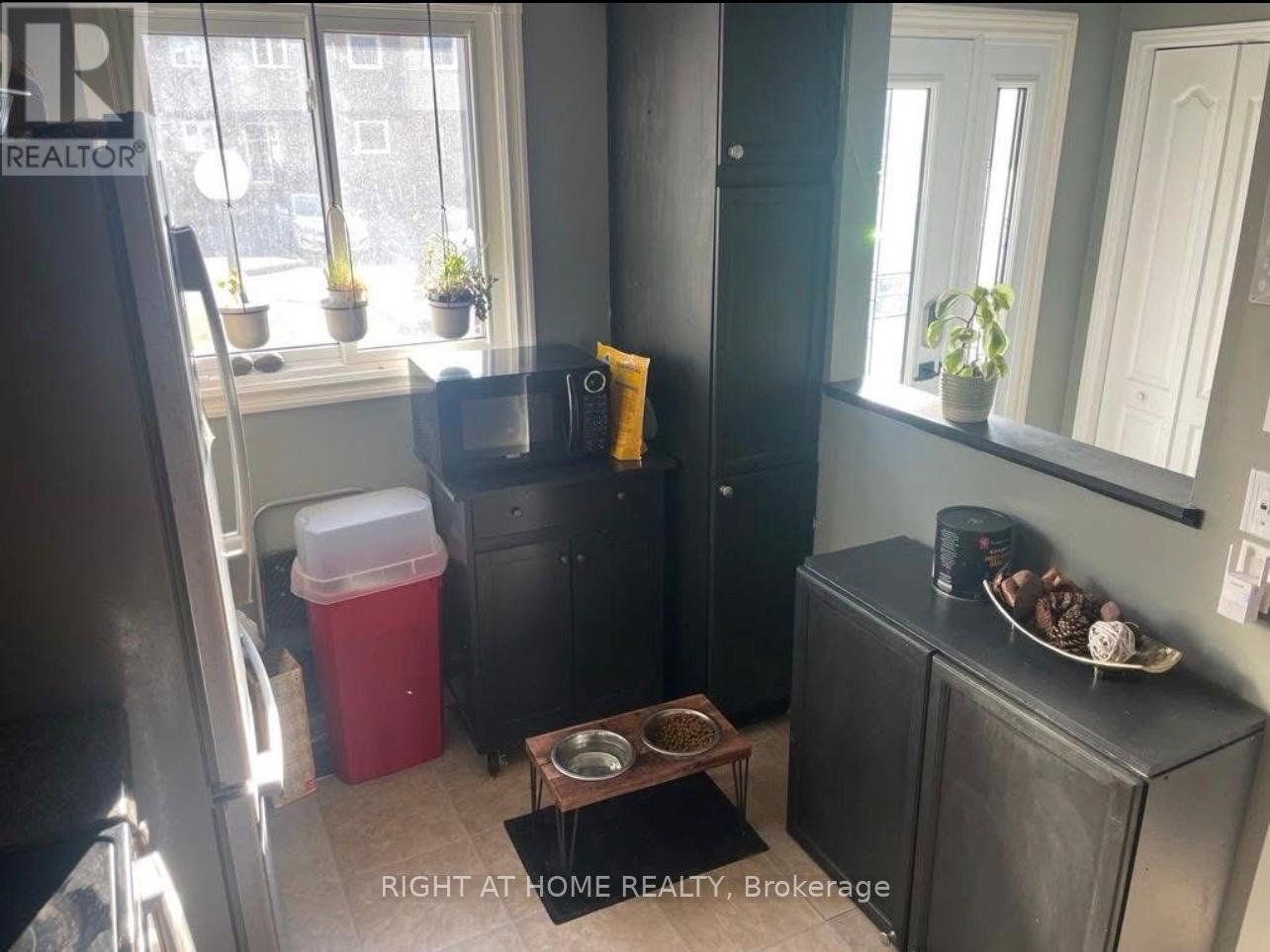 Eat-In Kitchen Space