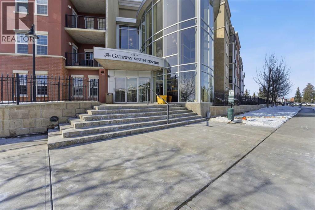 Single Family House for Sale in   Lake Fraser Drive SE Lake Bonavista Calgary 