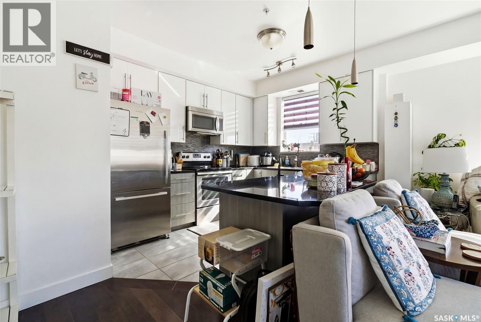 #208 2255 Angus STREET - 7