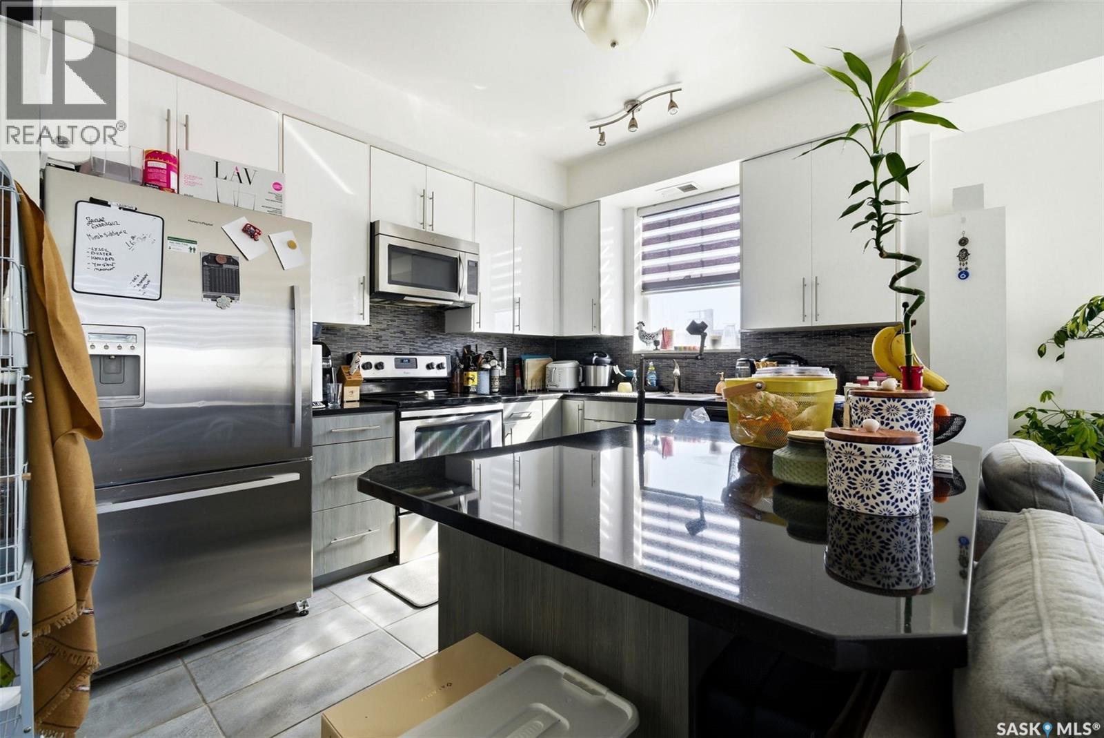 #208 2255 Angus STREET - 8