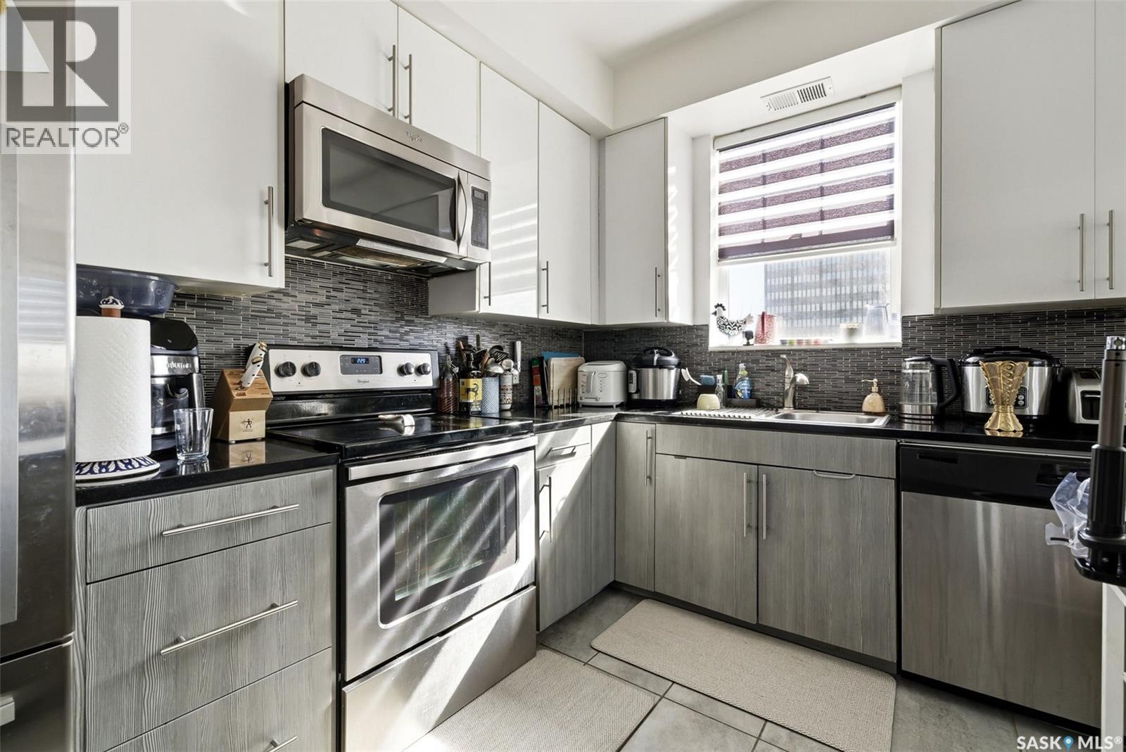 #208 2255 Angus STREET - 9