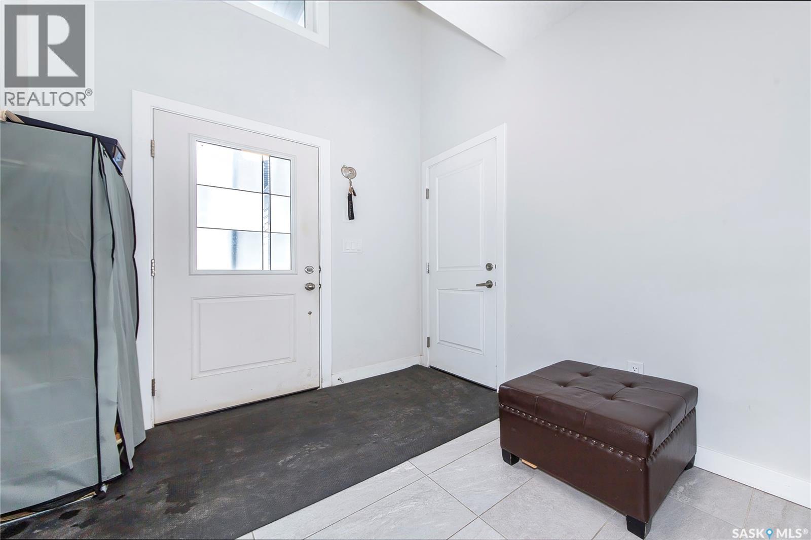 4166 Diefenbaker DRIVE - Image 3
