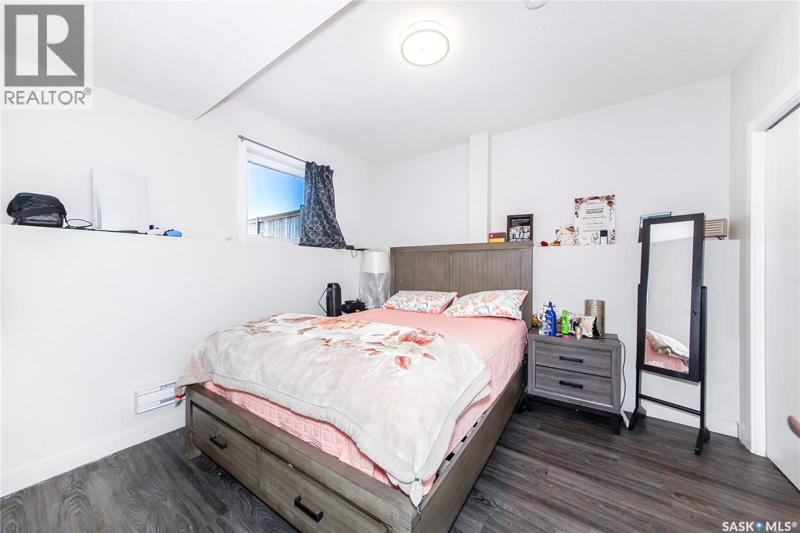 4166 Diefenbaker DRIVE - 35