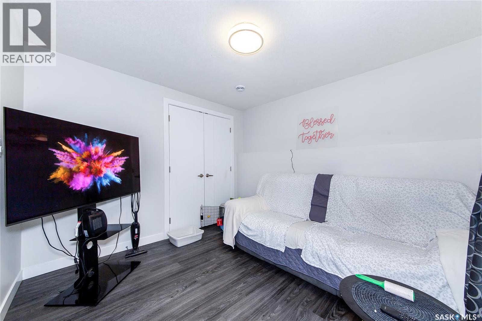 4166 Diefenbaker DRIVE - 39
