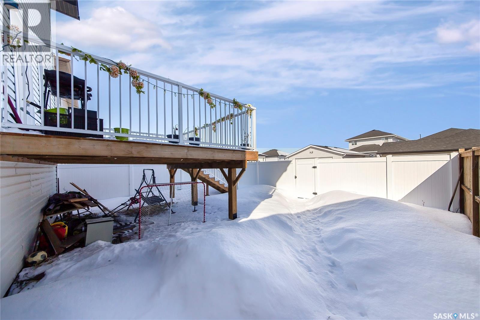 4166 Diefenbaker DRIVE - 42