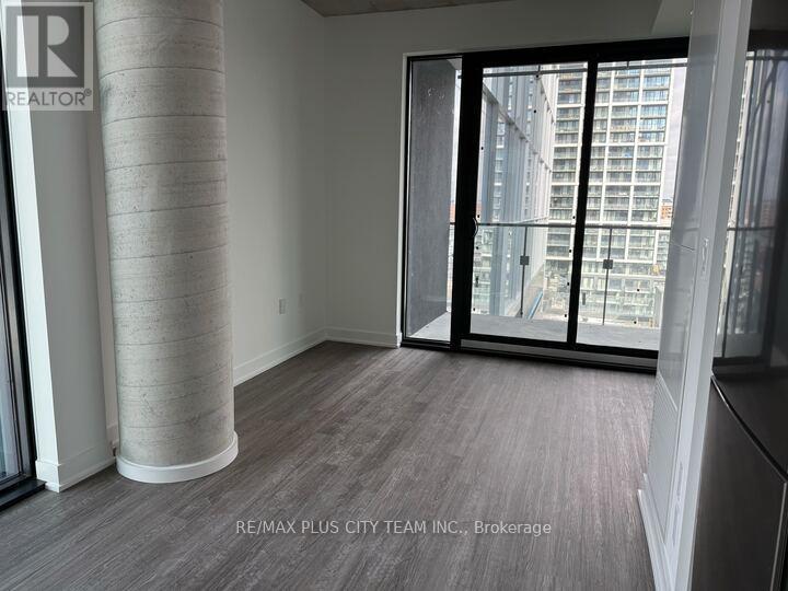 1305 - 284 KING STREET E