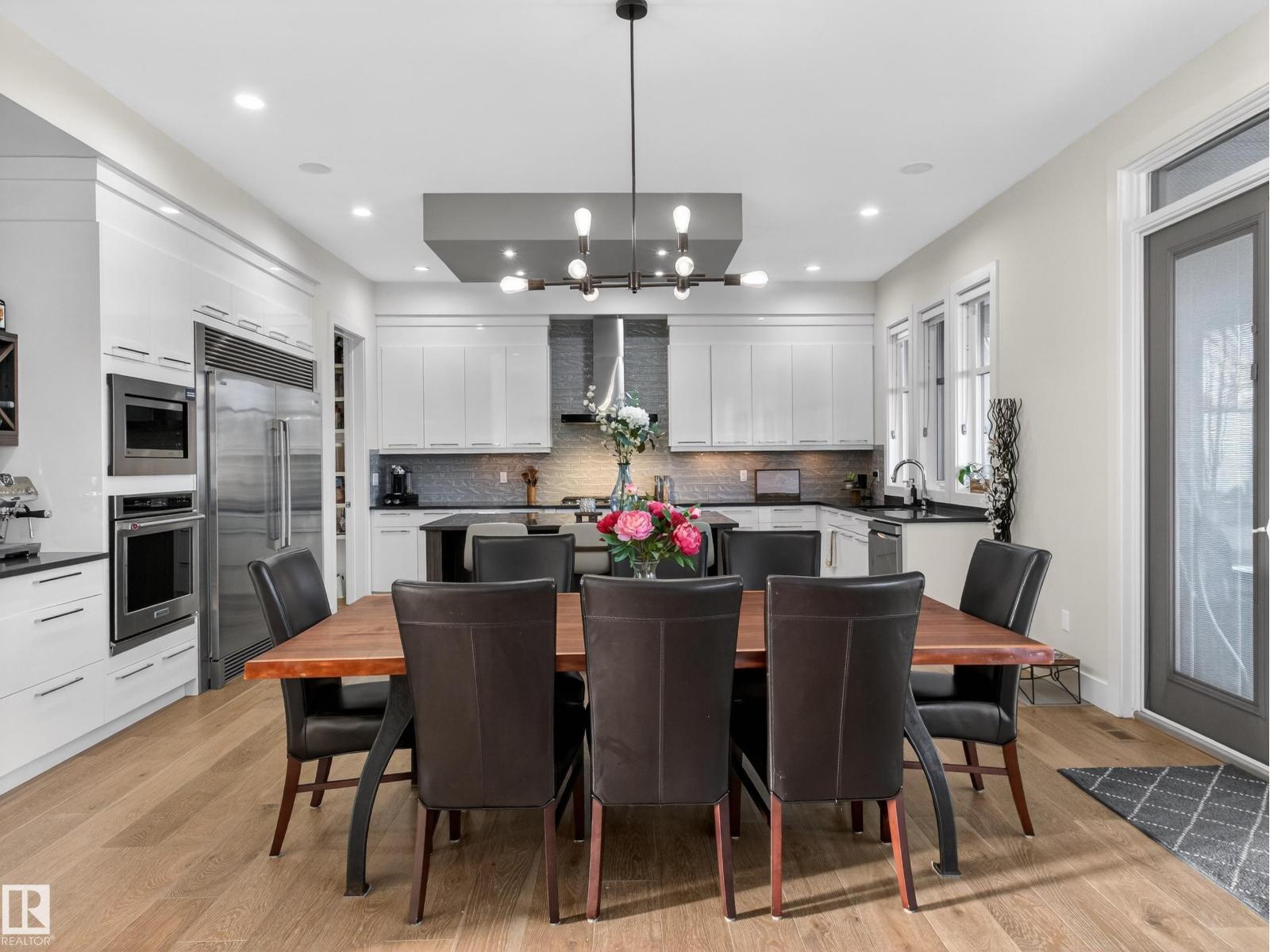 1121 WAHL PL NW, Edmonton