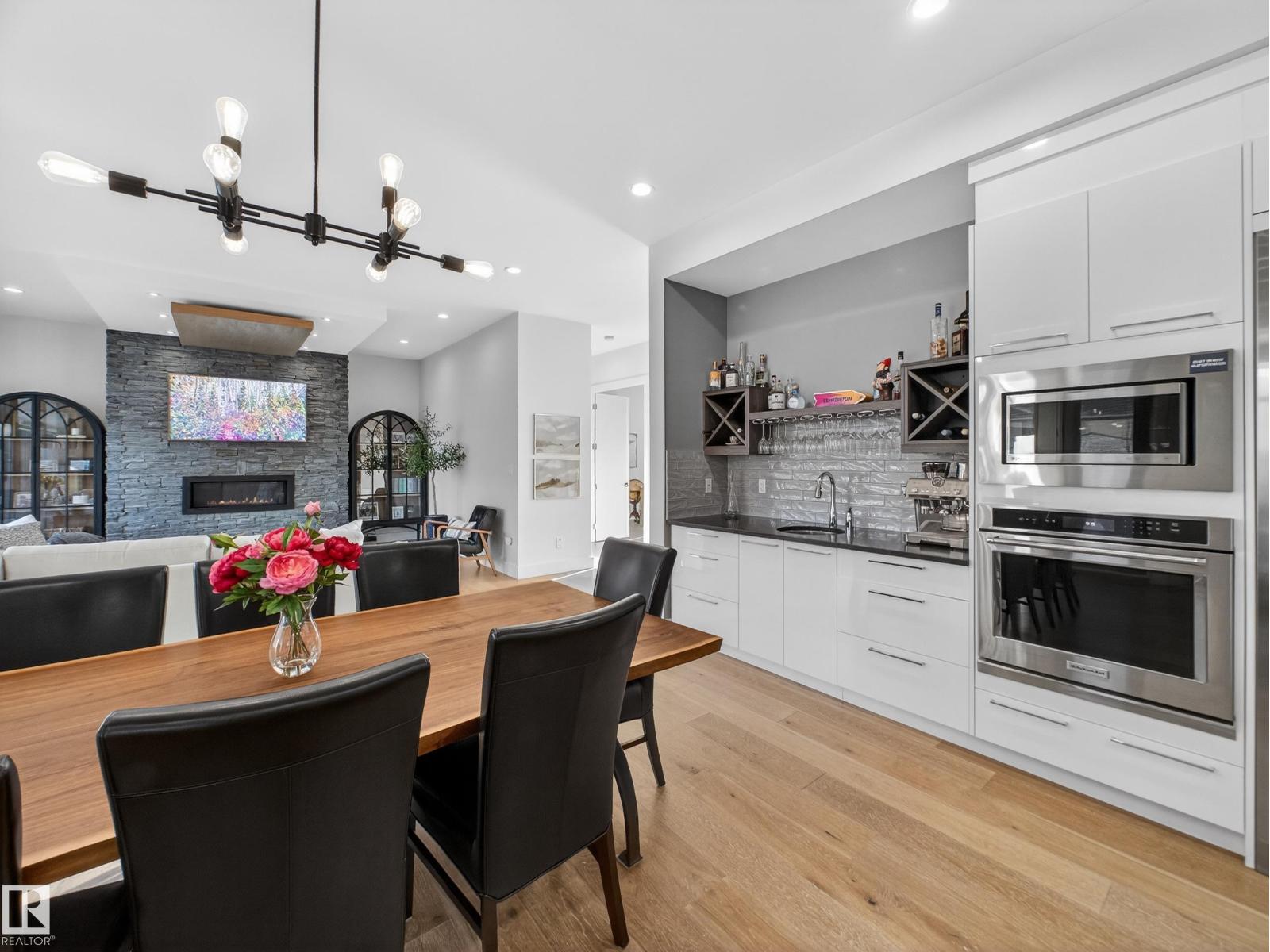 1121 WAHL PL NW, Edmonton