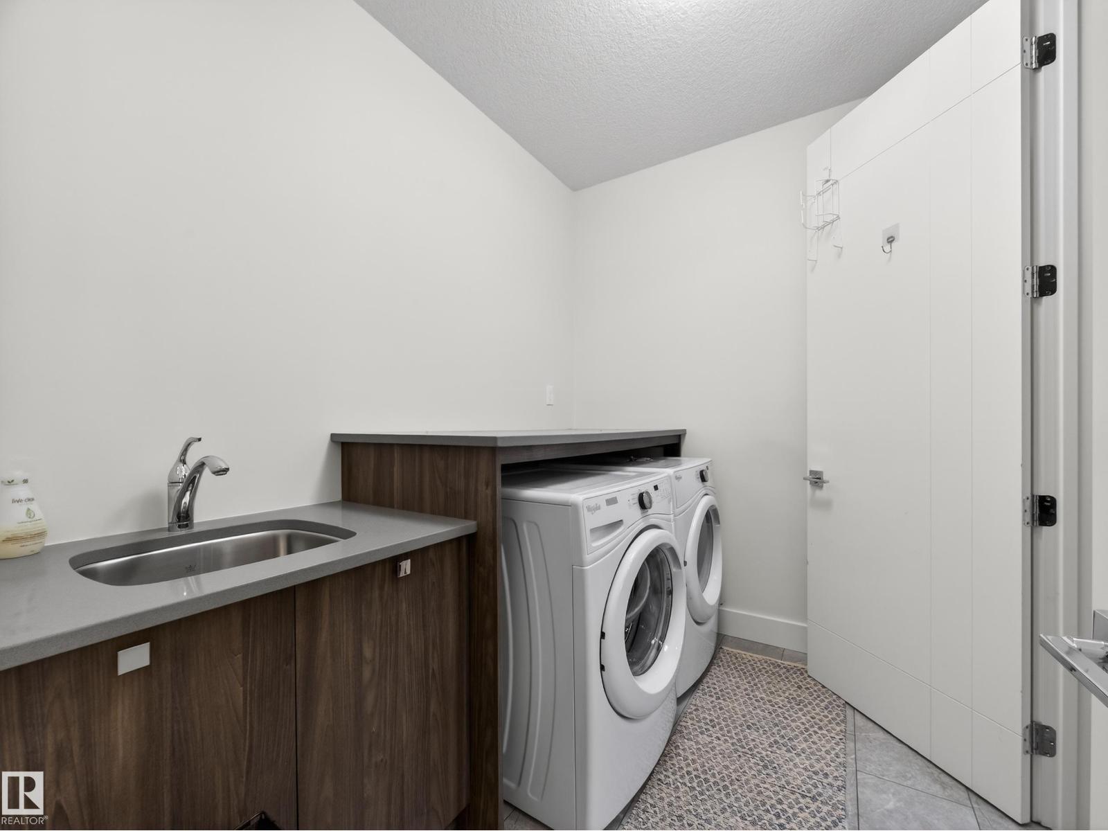 1121 WAHL PL NW, Edmonton