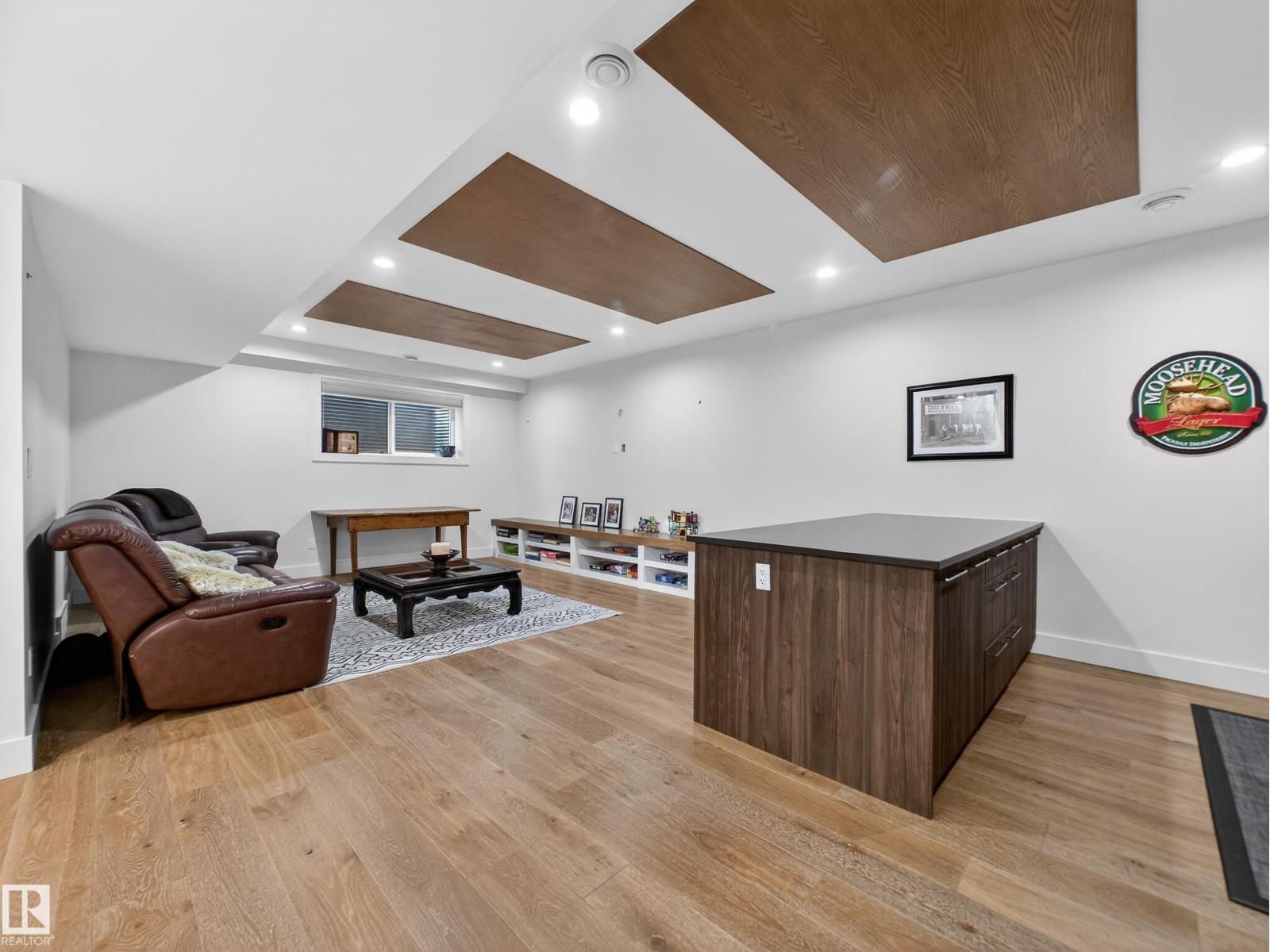 1121 WAHL PL NW, Edmonton