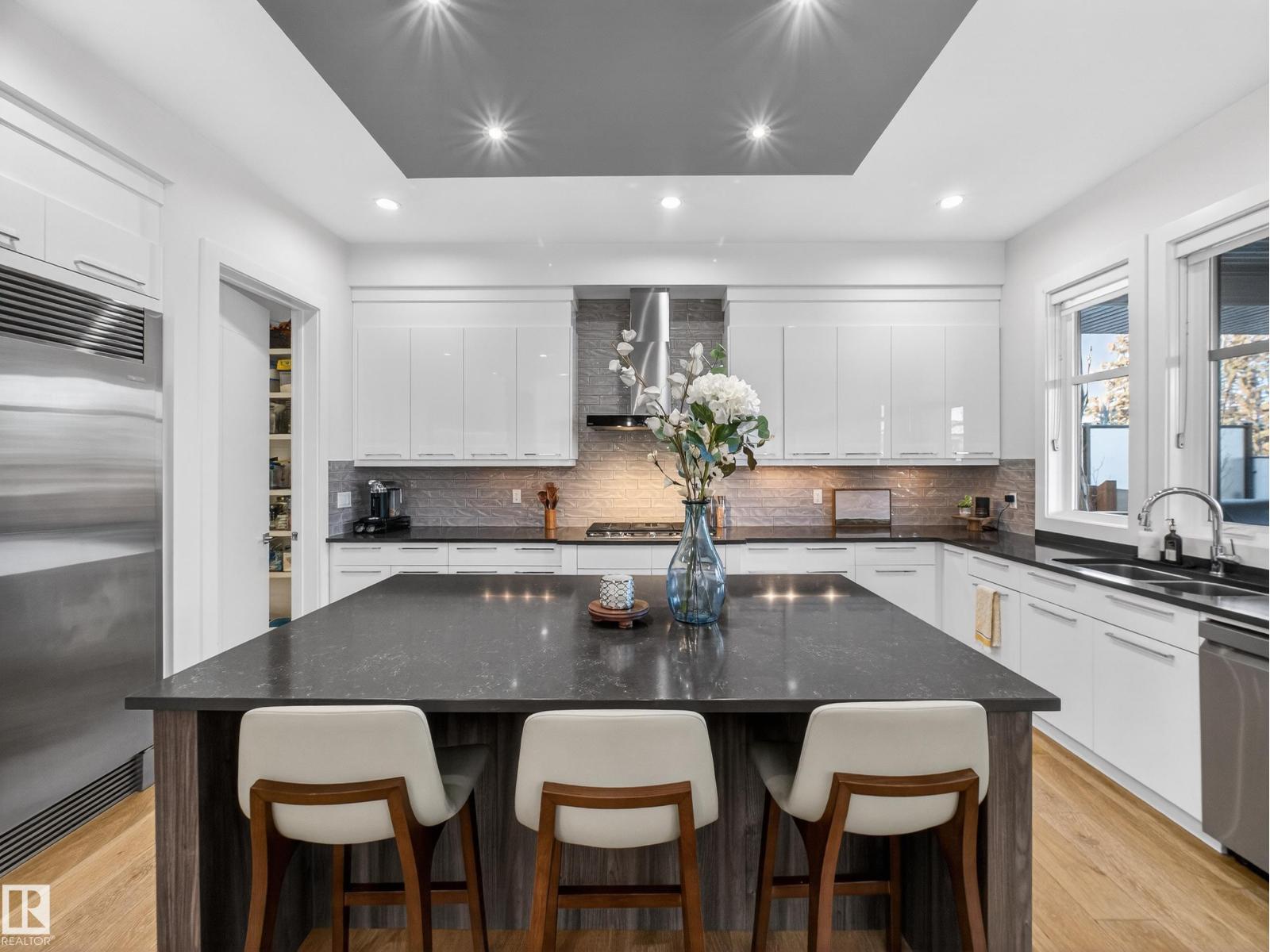 1121 WAHL PL NW, Edmonton