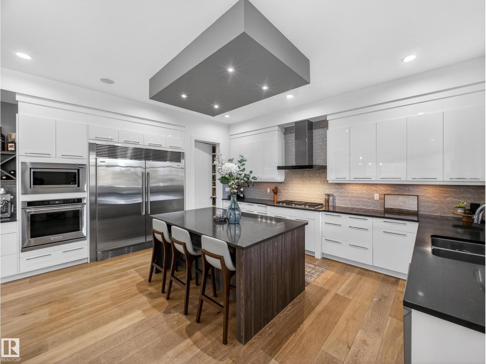 1121 WAHL PL NW, Edmonton