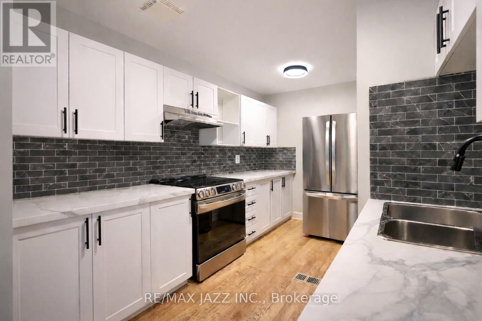1086 SOMERVILLE STREET - 3