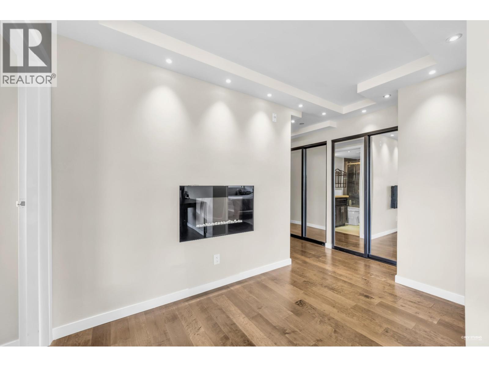 905 555 13TH STREET — photo 18