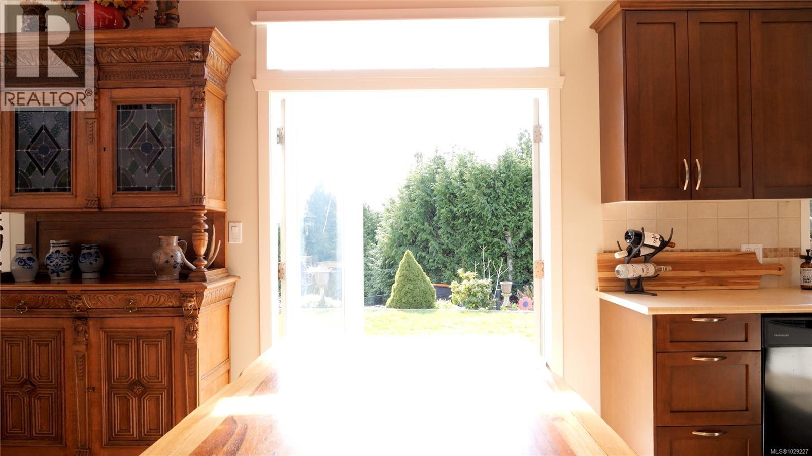  6483 Cedarview Place, Sooke