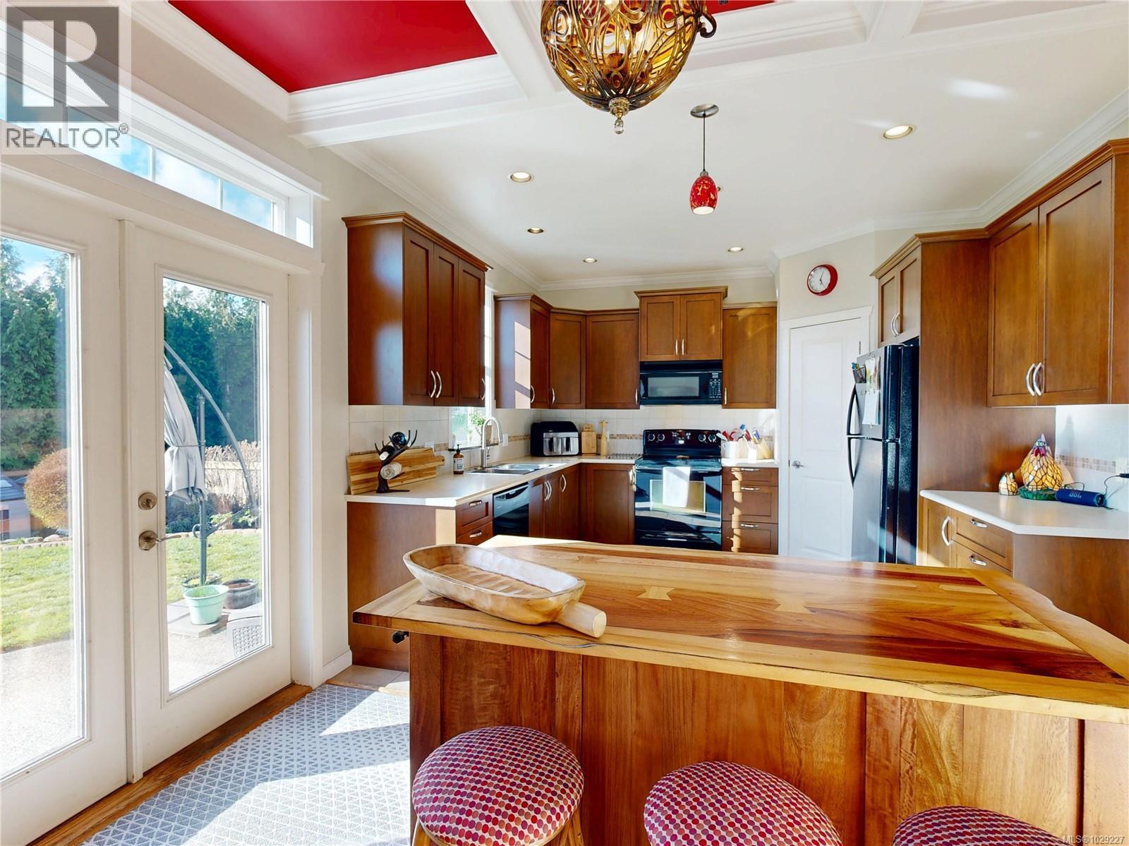  6483 Cedarview Place, Sooke