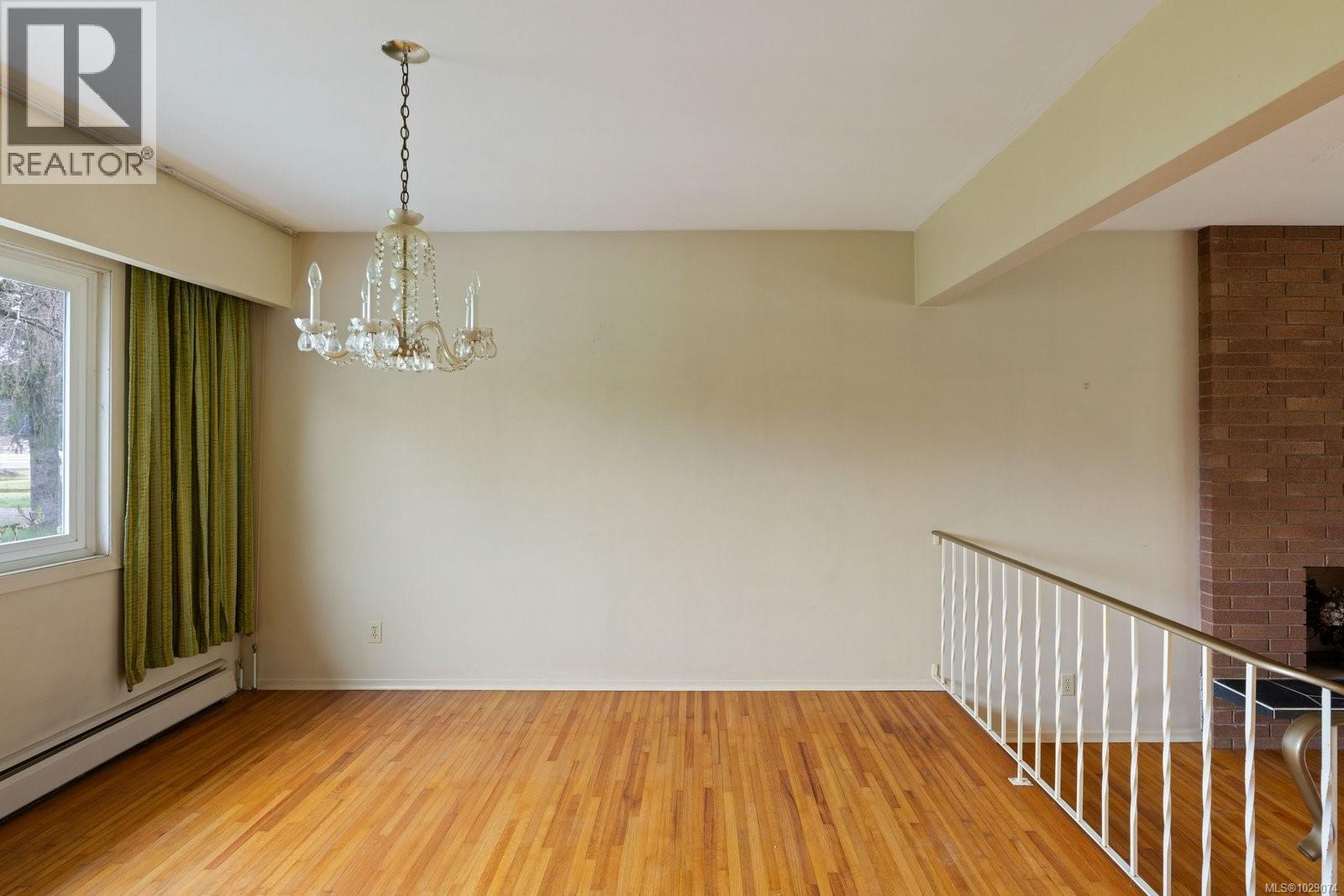 1584 White Rd - 16