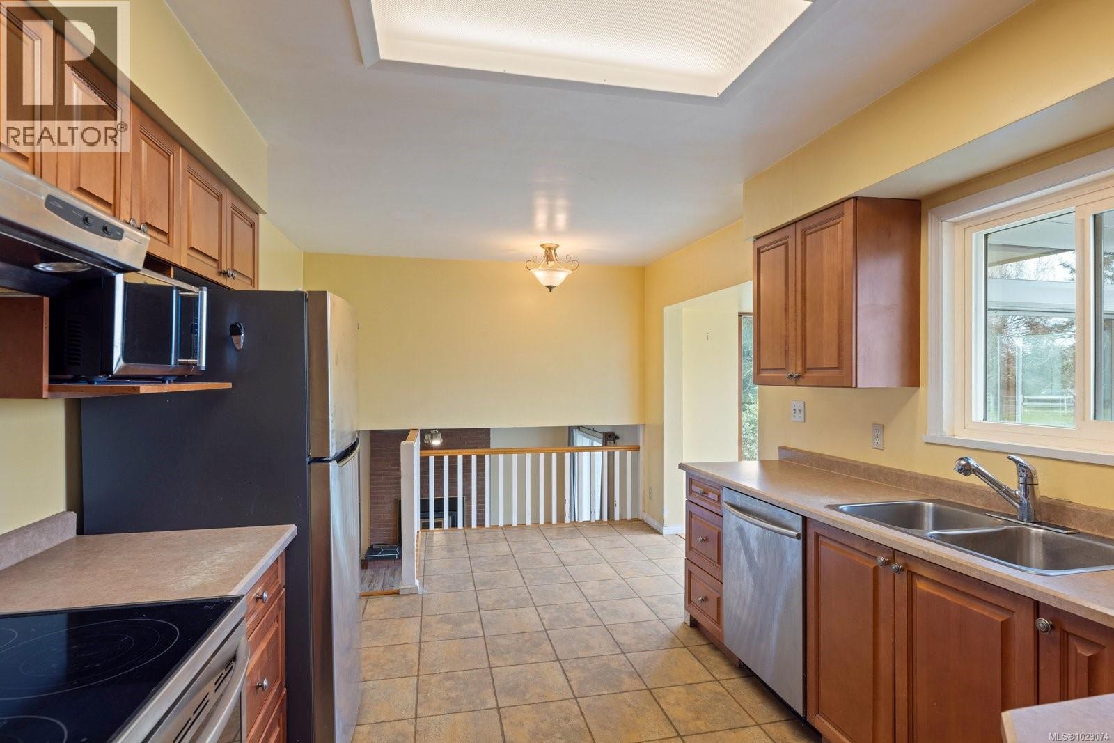  1584 White Road, Central Saanich