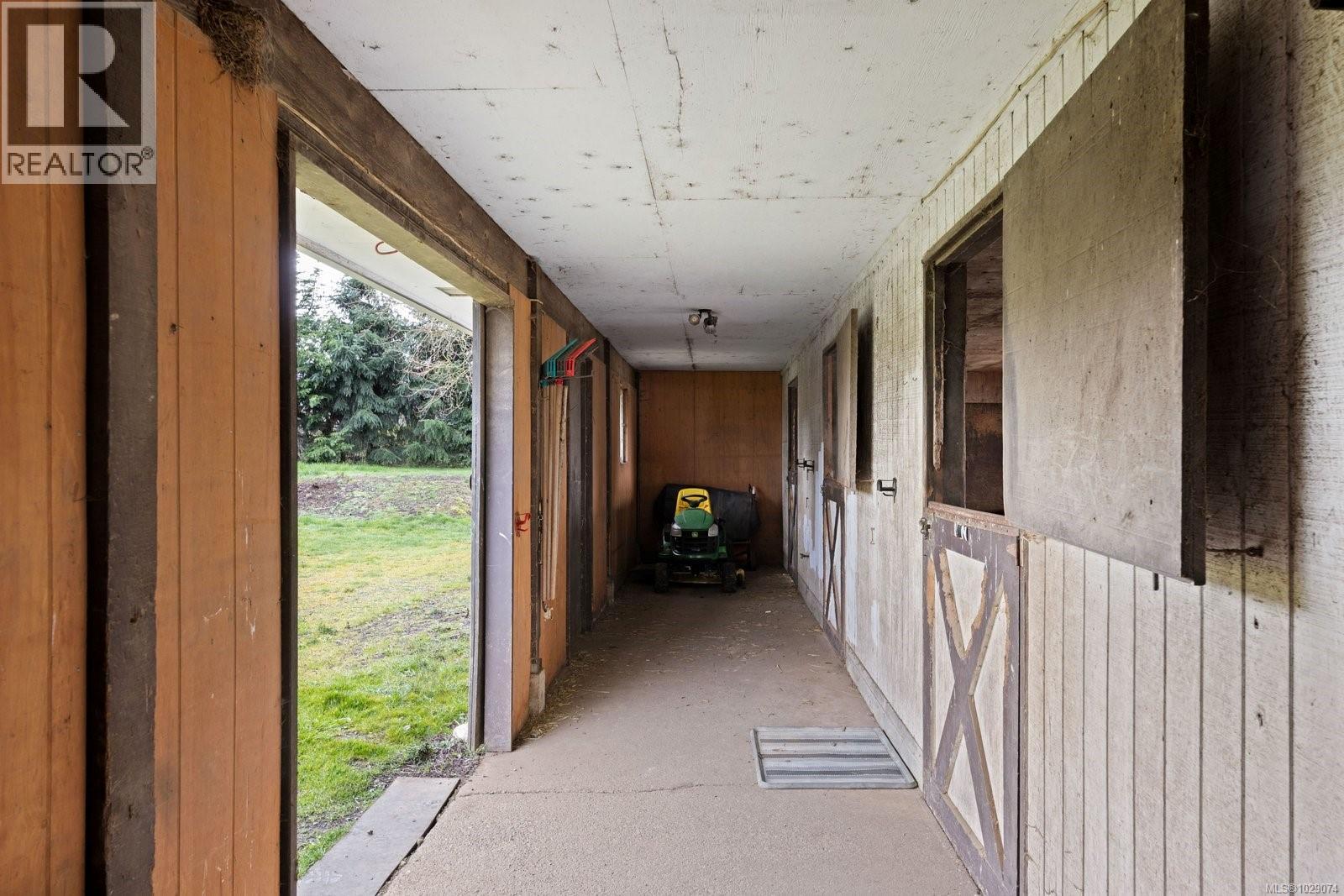  1584 White Road, Central Saanich