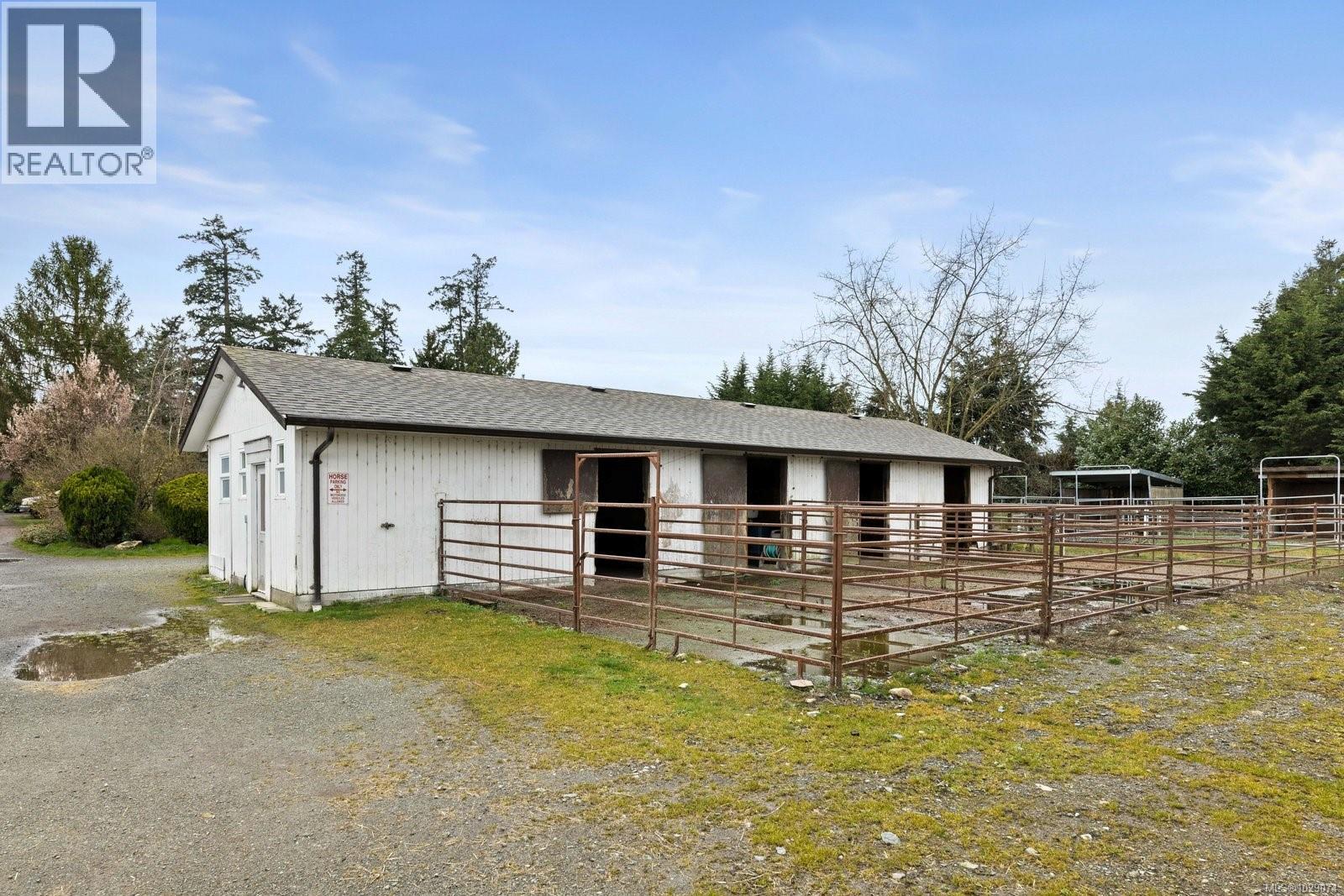  1584 White Road, Central Saanich