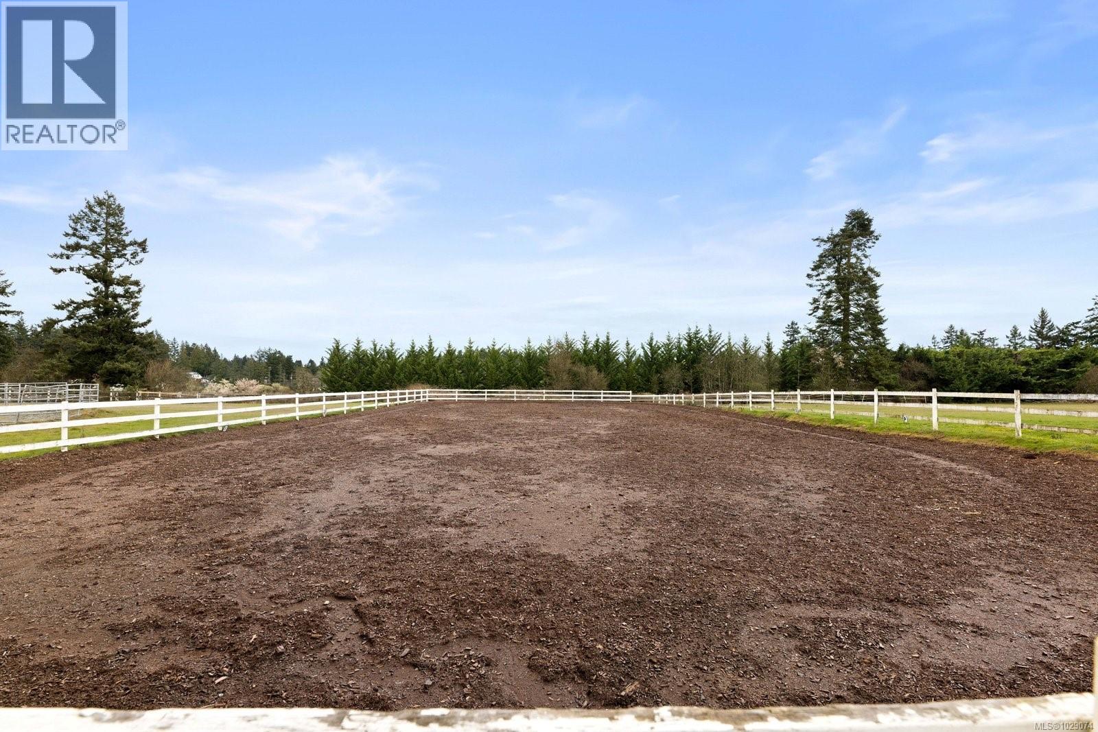  1584 White Road, Central Saanich