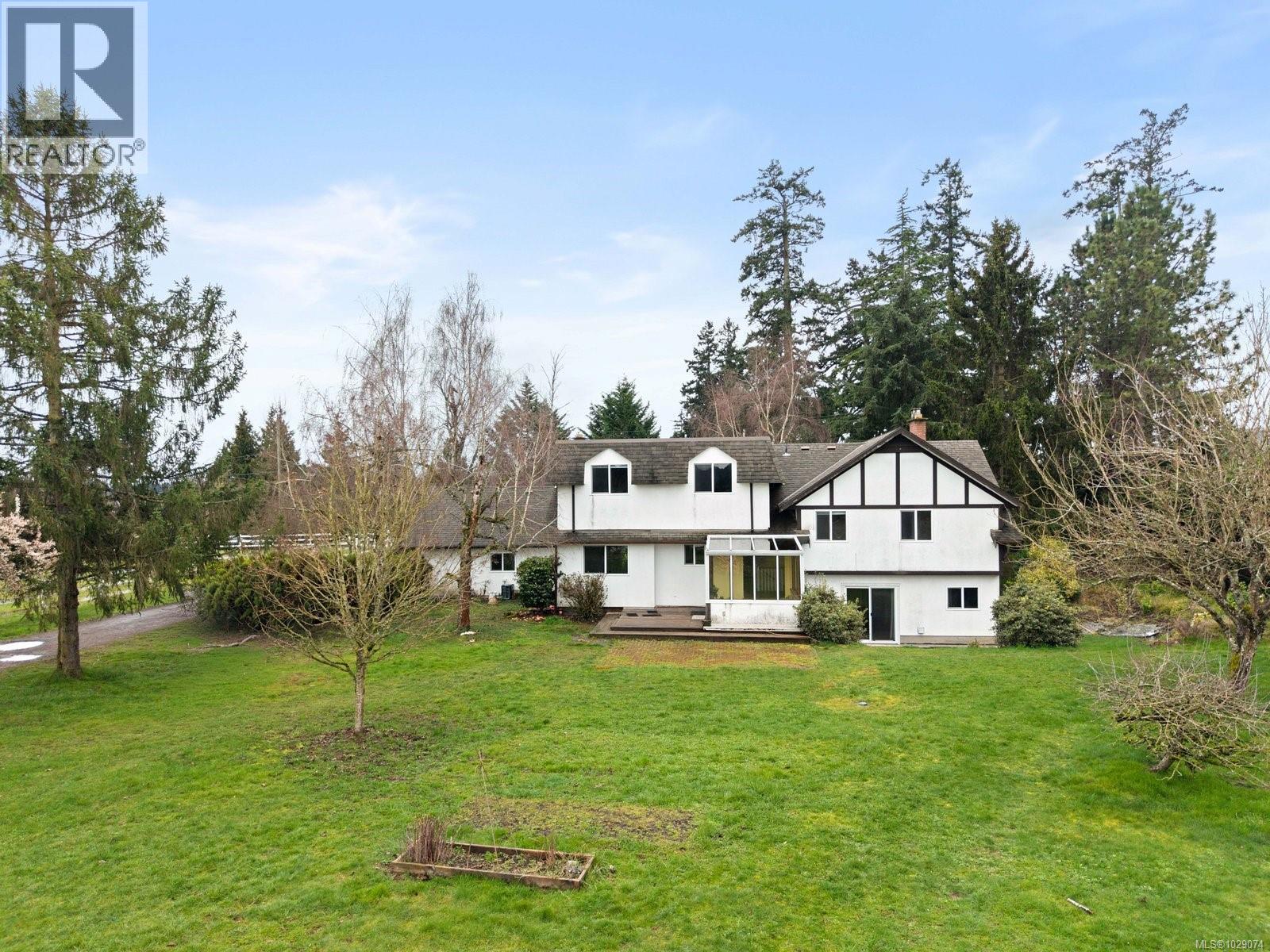  1584 White Road, Central Saanich