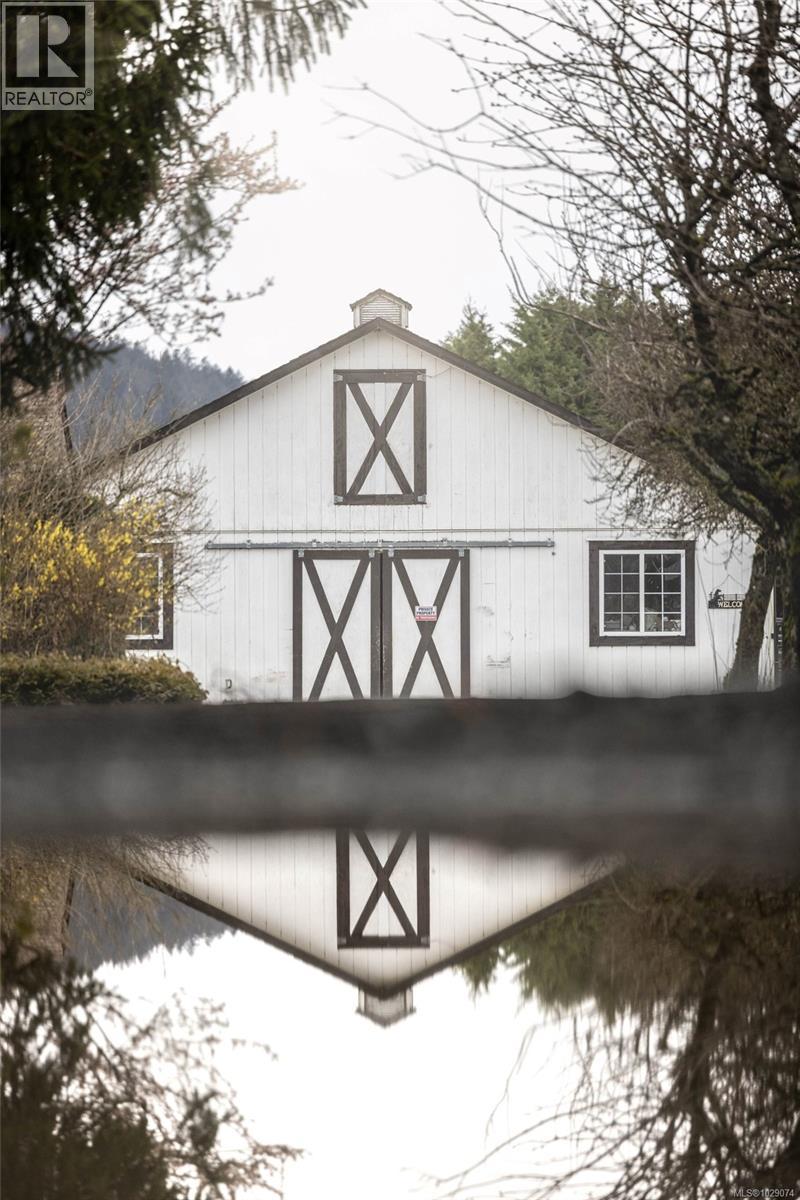  1584 White Road, Central Saanich