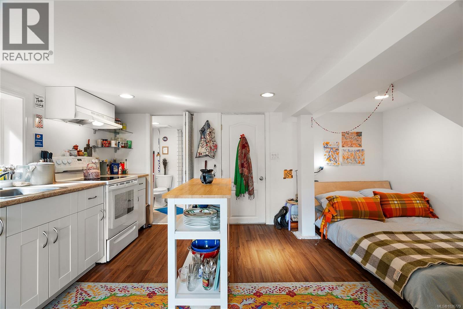  3166 Earl Grey Street, Saanich