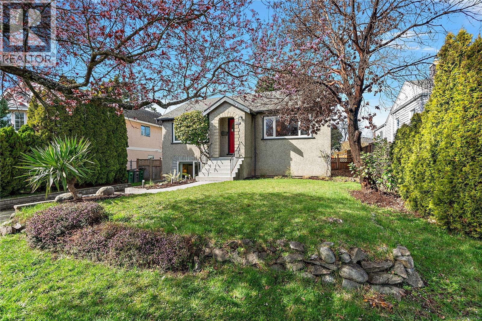  3166 Earl Grey Street, Saanich