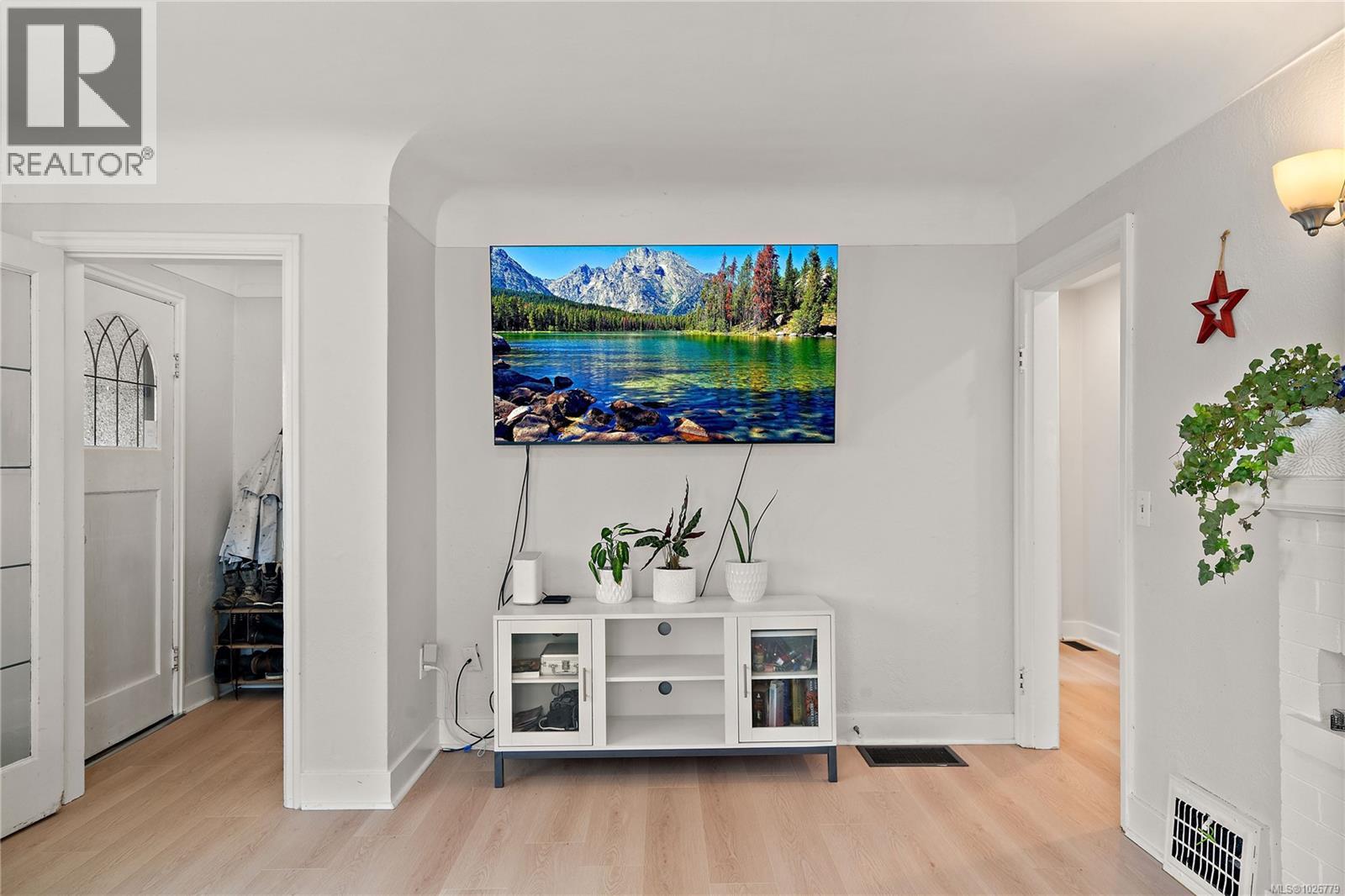  3166 Earl Grey Street, Saanich