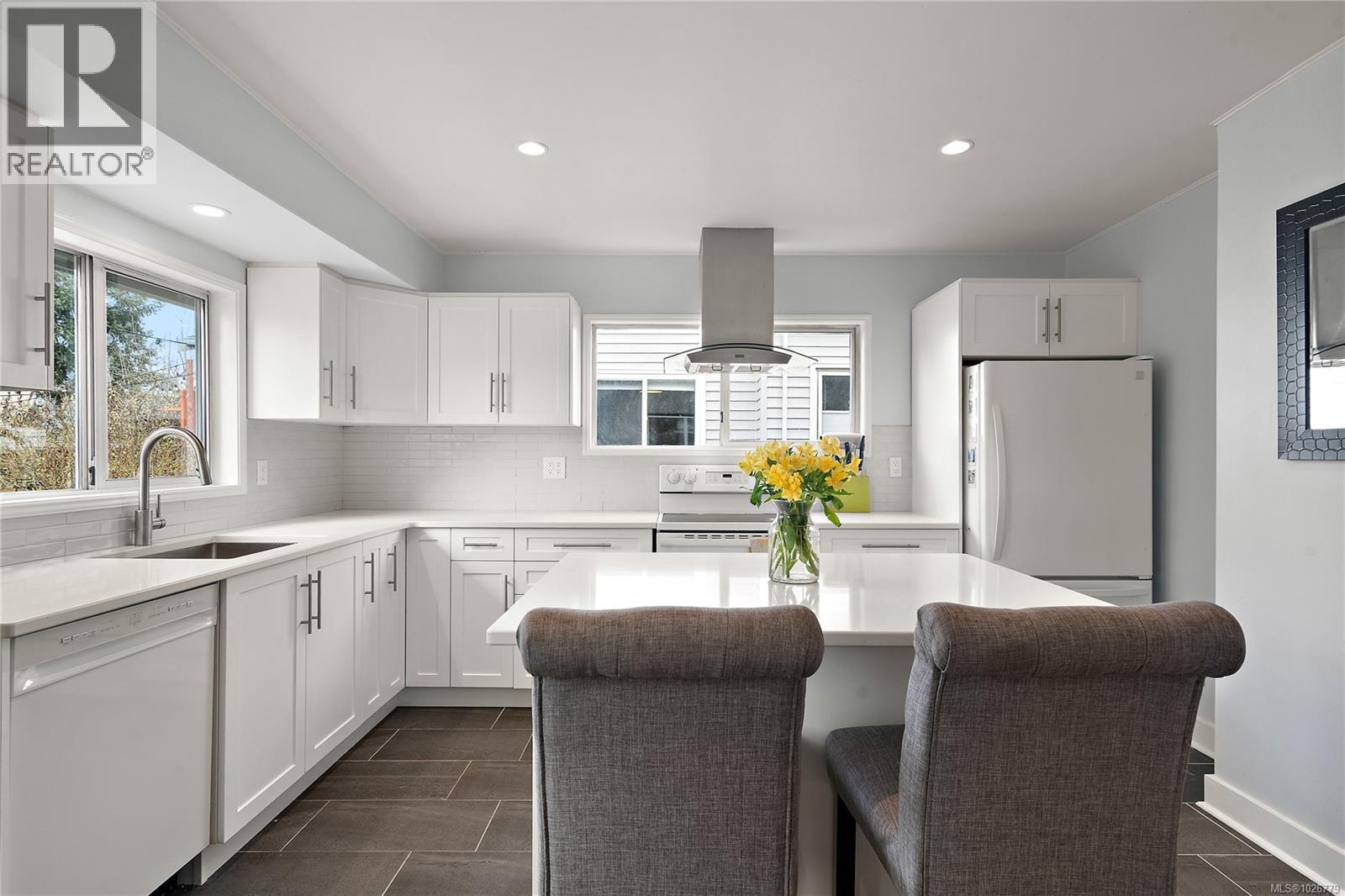  3166 Earl Grey Street, Saanich