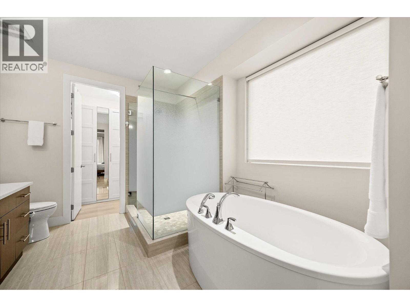 944 Hewetson Court, Kelowna