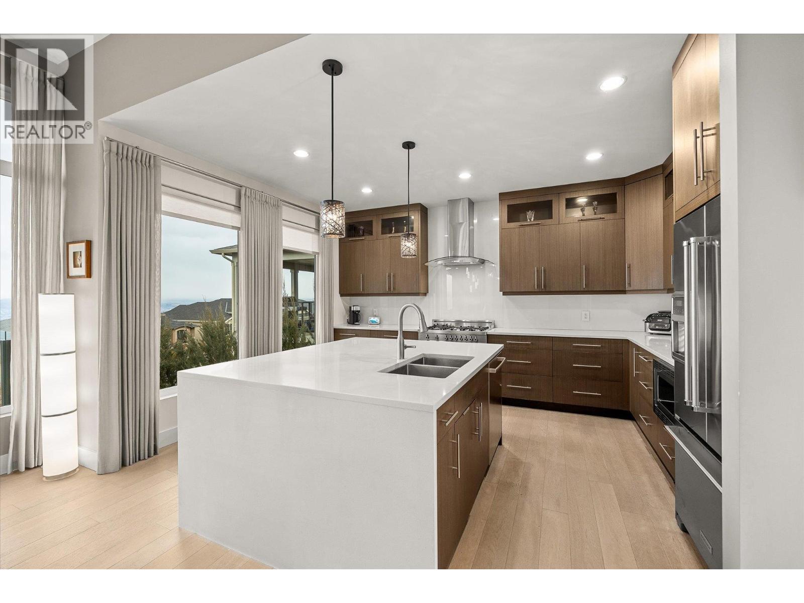 944 Hewetson Court, Kelowna